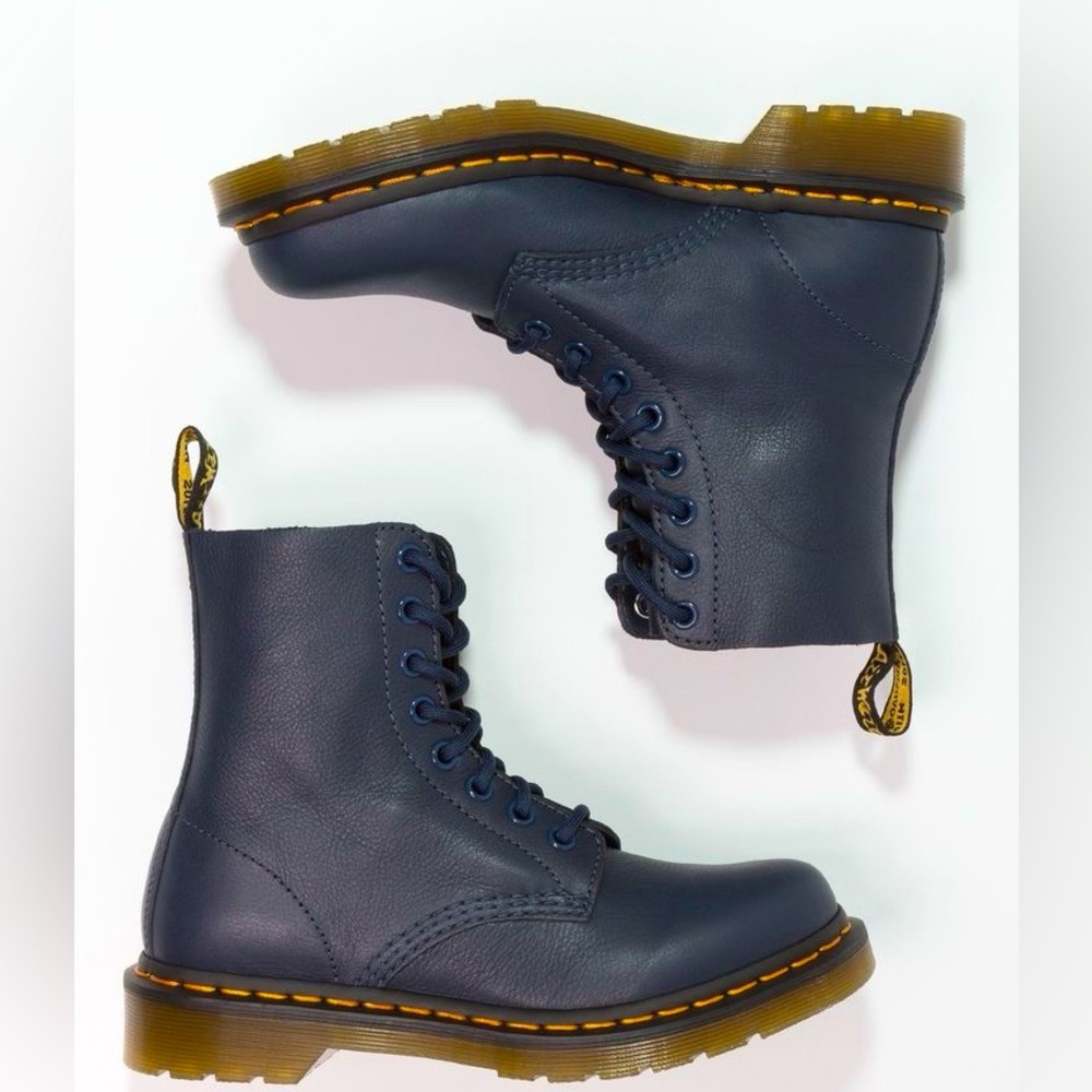 NWOT Navy blue pascal Dr. Martens